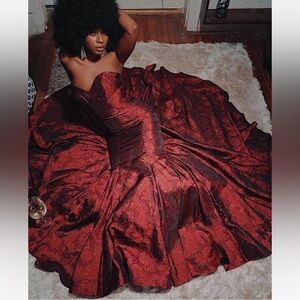 Faviana Moody Floral Strapless Mermaid Gown with Tulle Underlay Size 6
